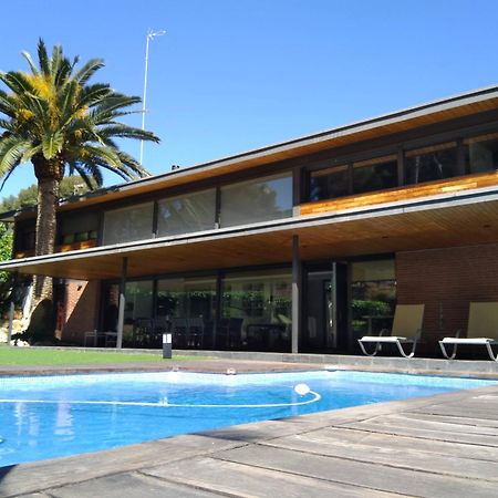 Villa Del Bosque Castelldefels Kültér fotó