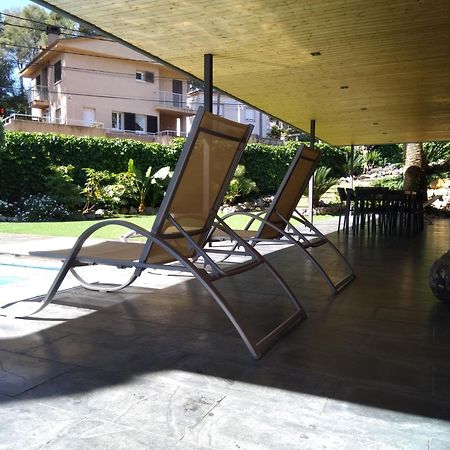 Villa Del Bosque Castelldefels Kültér fotó