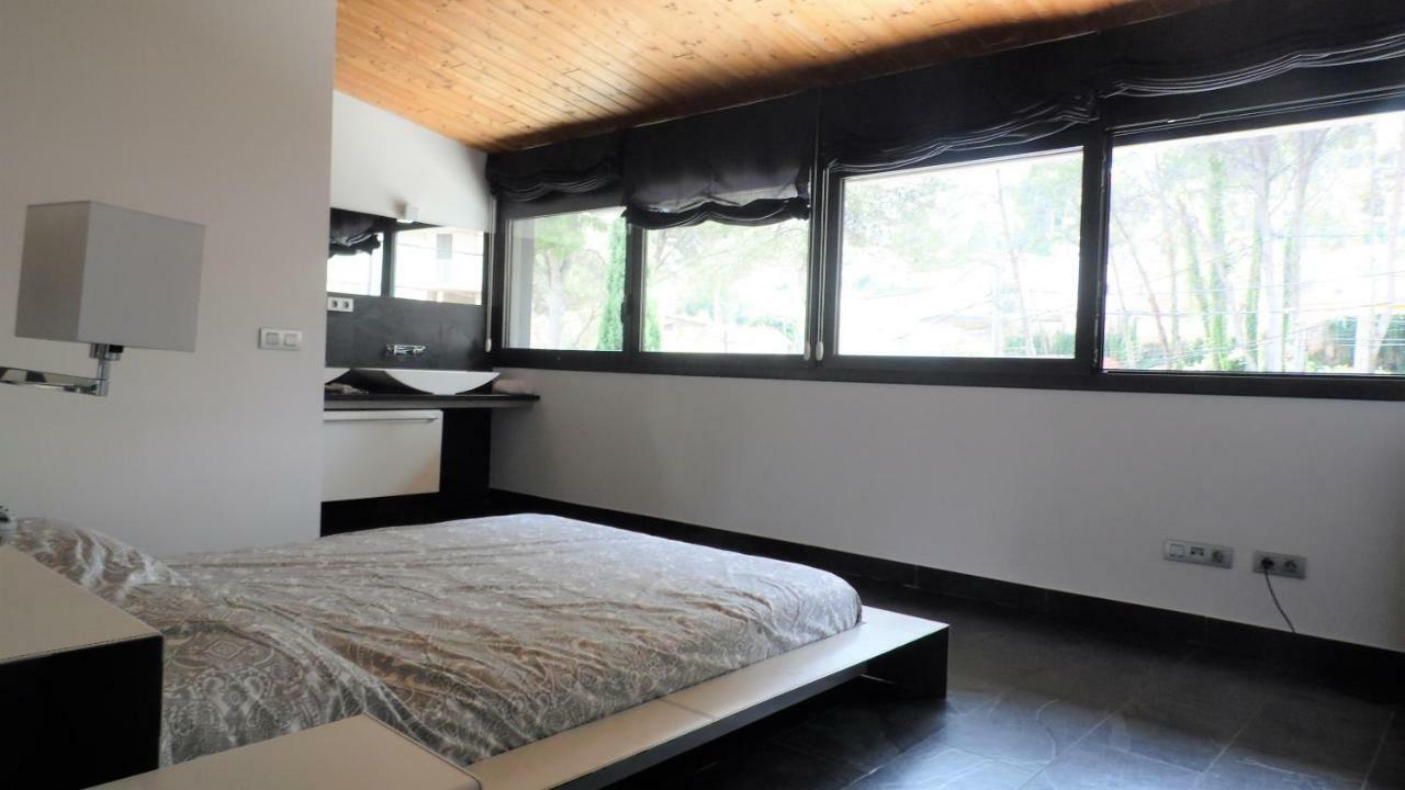 Villa Del Bosque Castelldefels Kültér fotó