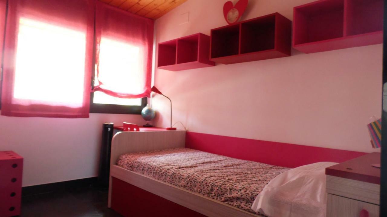 Villa Del Bosque Castelldefels Kültér fotó
