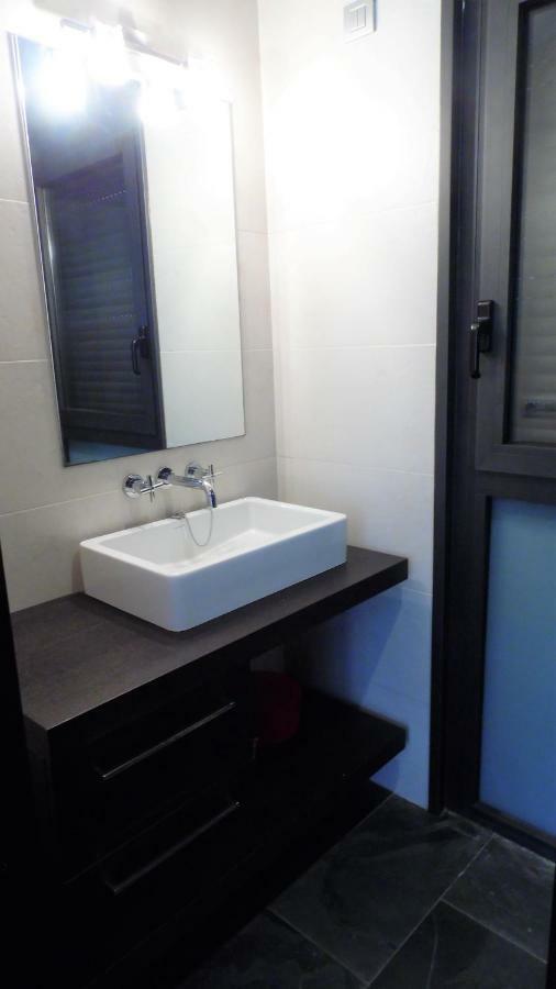 Villa Del Bosque Castelldefels Kültér fotó