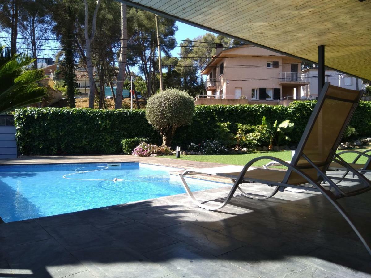 Villa Del Bosque Castelldefels Kültér fotó